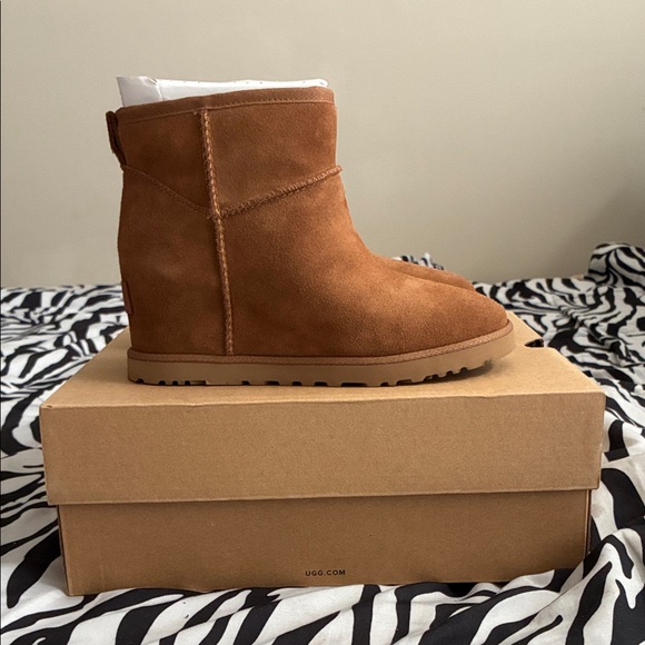 ♥️ UGG Chestnut Suede Boots ♥️
{Listed for @abcshops123} - Picture 2 of 4